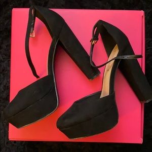 Shoe dazzle Platform MaryJane Heels